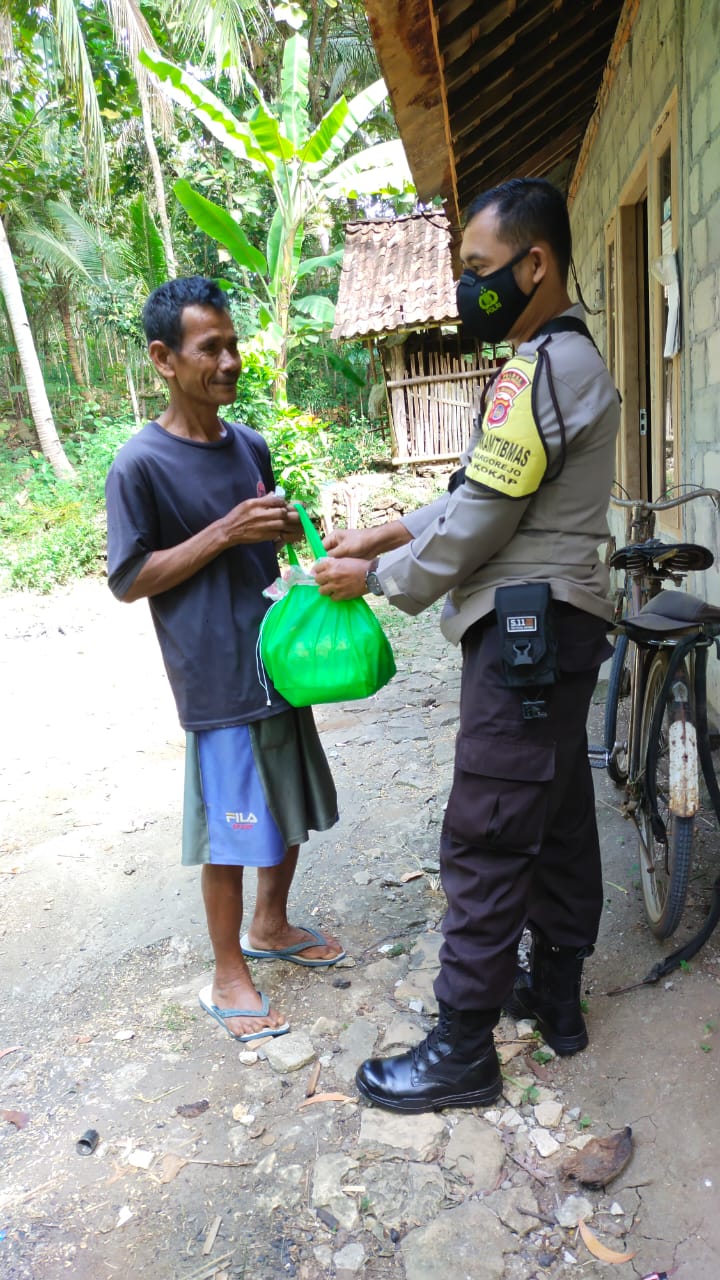 Polsek Kokap Berbagi (1)